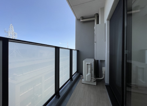 フローリング＆バルコニー付き